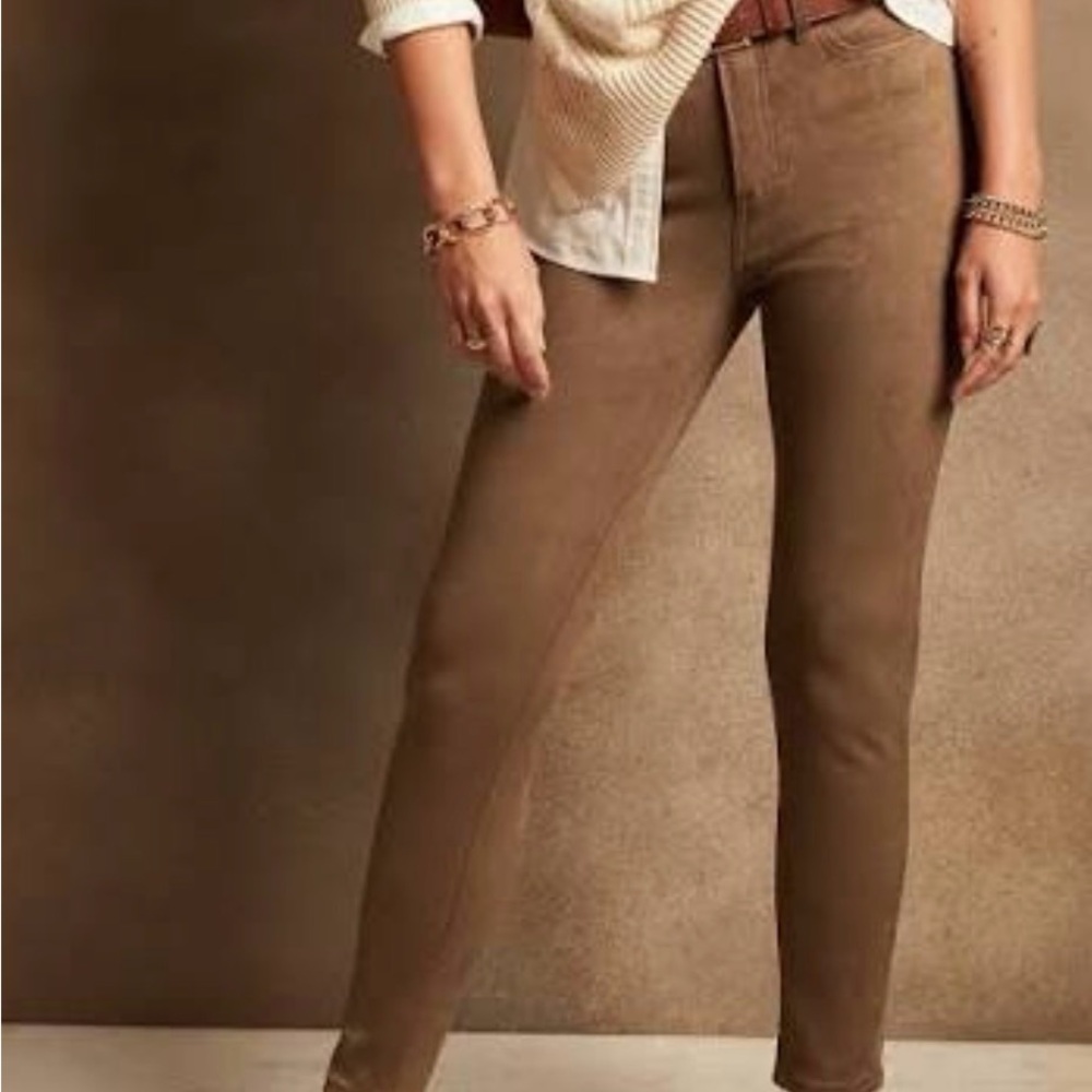 HIGH-RISE SOFT STRETCH VEGAN SUEDE SKINNY JEAN